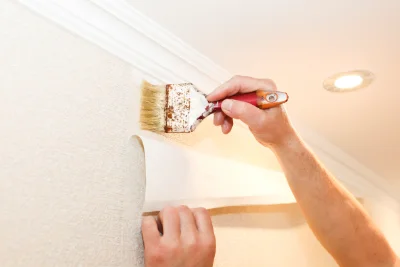 Pose de papier peint à Curlu — revêtements muraux et toiles de verre